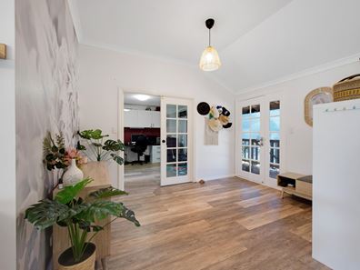 31 Polwarth Parade, Deepdale WA 6532