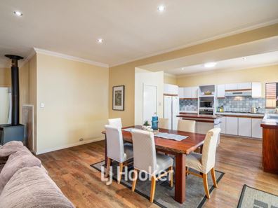 8 John Street, Abbey WA 6280