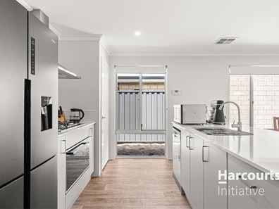 4 Cussington Way, Ellenbrook WA 6069