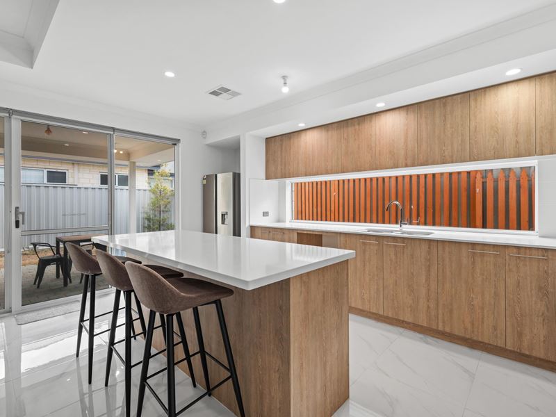 9 Livorno Boulevard, Piara Waters WA 6112