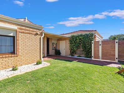 25 Honours Rise, Marangaroo WA 6064