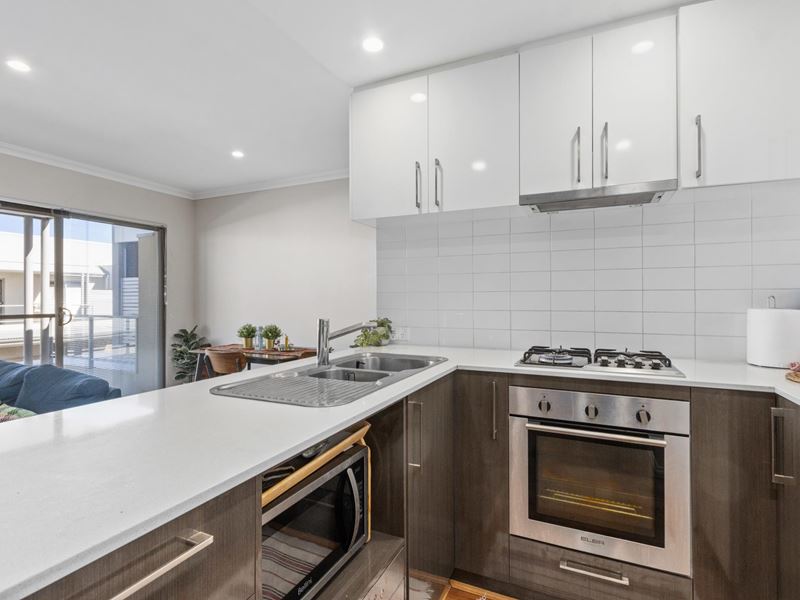 14/233 Wharf Street, Queens Park