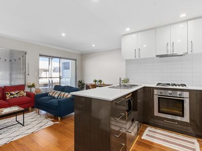 14/233 Wharf Street, Queens Park WA 6107