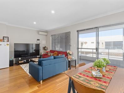 14/233 Wharf Street, Queens Park WA 6107