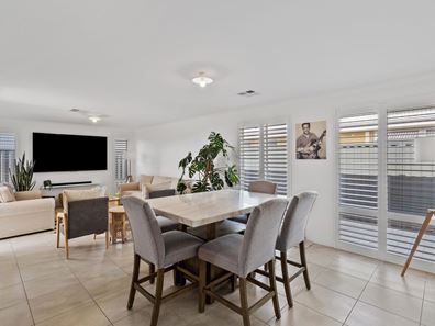 12 Nordend Road, Lakelands WA 6180