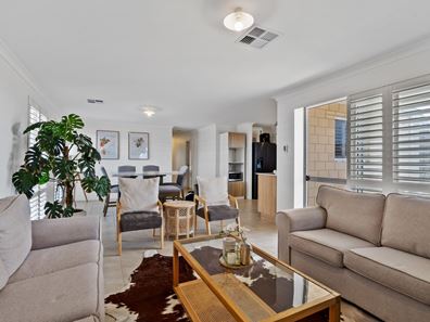 12 Nordend Road, Lakelands WA 6180