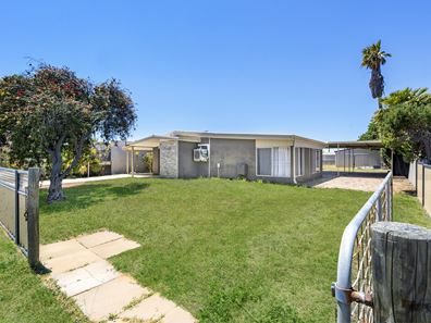 13 Maidstone Street, Mount Tarcoola WA 6530