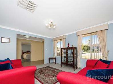 19 Lyndavale Loop, Carramar WA 6031
