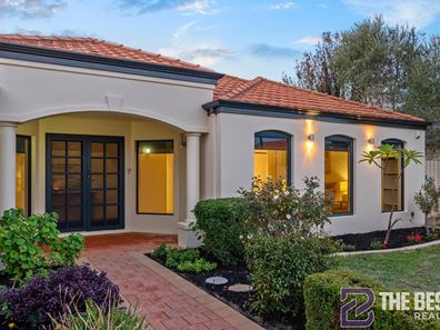 11 Warrego Street, Hammond Park WA 6164
