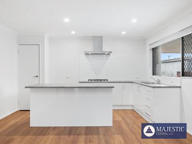 28 Tullamore Ave, Thornlie WA 6108