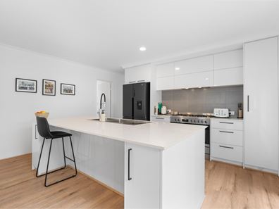 11 Burbank Road, Baldivis WA 6171