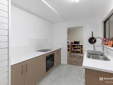 8 Gordon Street, Little Grove WA 6330