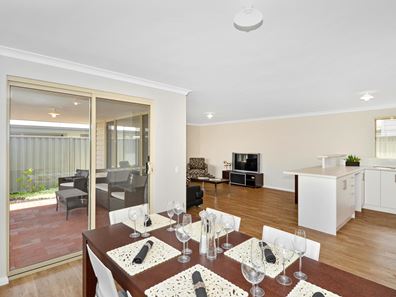 21 Brooks Garden Boulevard, Lange WA 6330