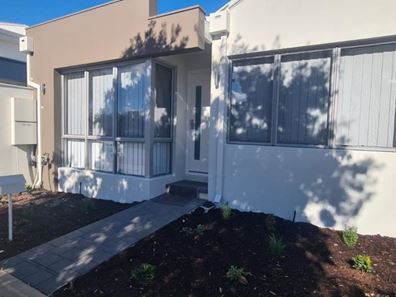 27 Broadwater Avenue, Anketell WA 6167