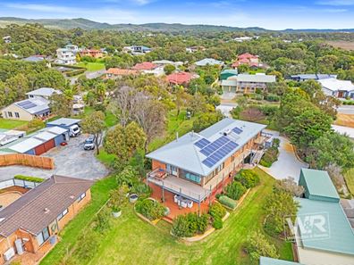 5 Stubbs Road, Little Grove WA 6330