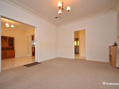 30 Boundary Road, St James WA 6102