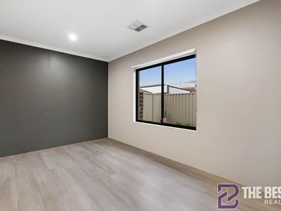 81 Macadamia Loop, Piara Waters WA 6112