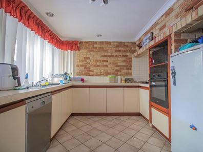 39/ Cotton   Crescent, Bull Creek WA 6149
