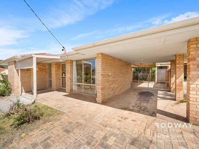 32A Abernethy Gr, Seville Grove WA 6112