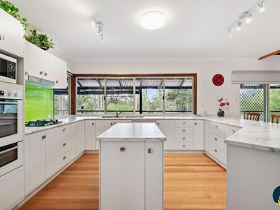 4 Lund Court, Roleystone WA 6111
