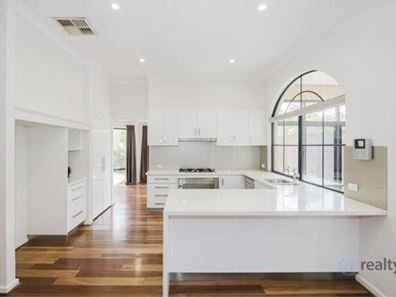 49 Urbahns Crescent, Bateman WA 6150