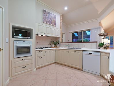 4 Montash Retreat, Woodvale WA 6026