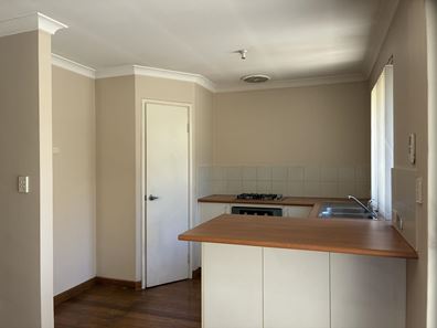 2/126 Wheatley Street, Gosnells WA 6110