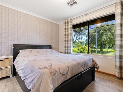 18 Trafalgar Gardens, Port Kennedy WA 6172