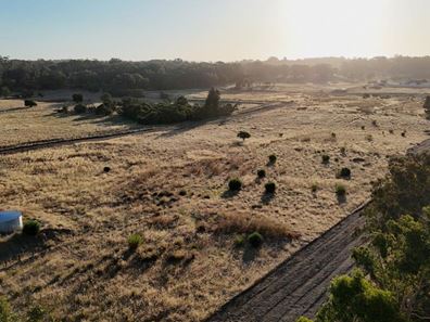 143 Bernard Road North, Carabooda WA 6033