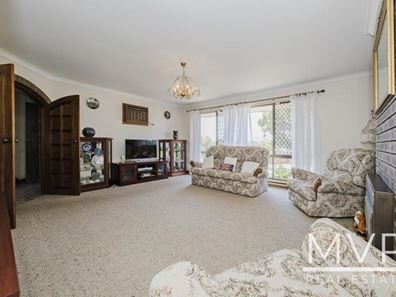 30 Anglesey Drive, Kardinya WA 6163