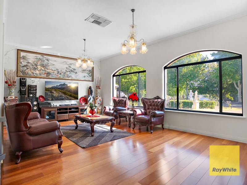 28 Alexandria Boulevard, Canning Vale WA 6155