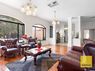 28 Alexandria Boulevard, Canning Vale WA 6155