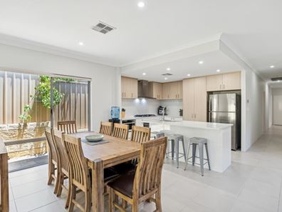4A Dennis Street, Stirling WA 6021