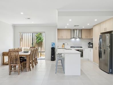 4A Dennis Street, Stirling WA 6021