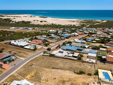 17 Eakins Crescent, Wandina WA 6530