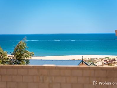 17 Eakins Crescent, Wandina WA 6530