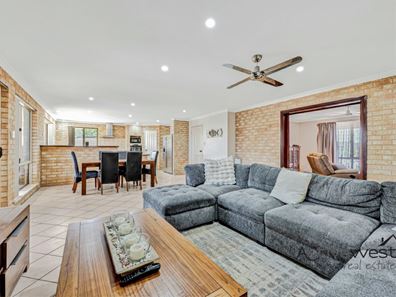 7 Pascoe Place, Tarcoola Beach WA 6530