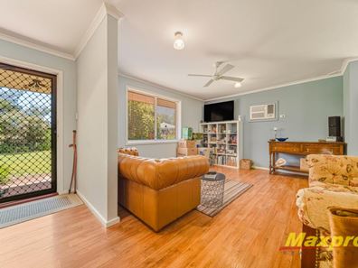 40 Simons Way, Langford WA 6147