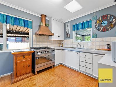 11 Kelton Way, Thornlie WA 6108