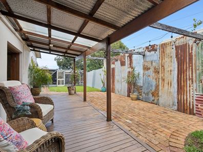 303B Canning Highway, Palmyra WA 6157