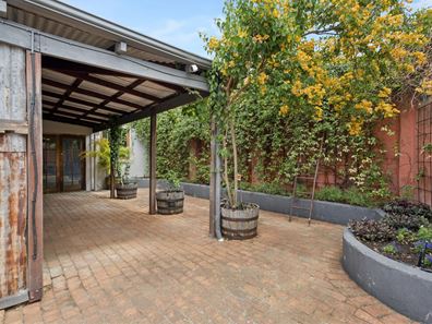 303B Canning Highway, Palmyra WA 6157