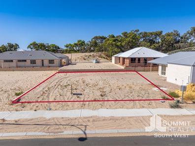 16 Belvoir Way, Dalyellup WA 6230