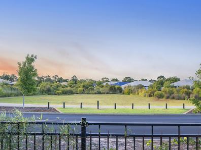 30 Hayling Way, Dunsborough WA 6281