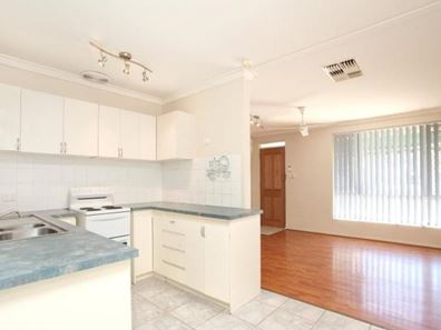 19 Foxton Street, Maddington WA 6109