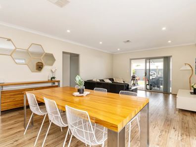 13 Shimmer Chase, Eglinton WA 6034