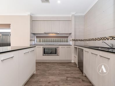 6 Luciana Way, Hilbert WA 6112