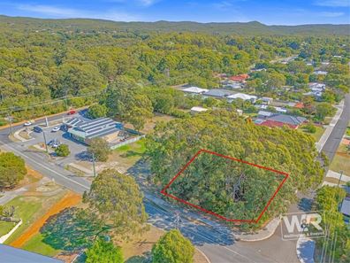 202 Bay View Drive, Little Grove WA 6330