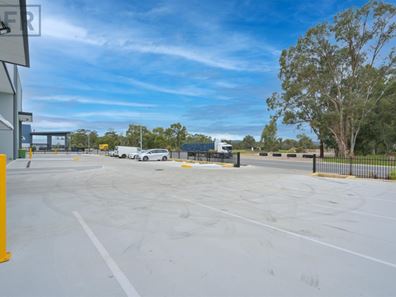 2/11 Freight Road, Kenwick WA 6107