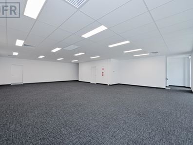 2/11 Freight Road, Kenwick WA 6107