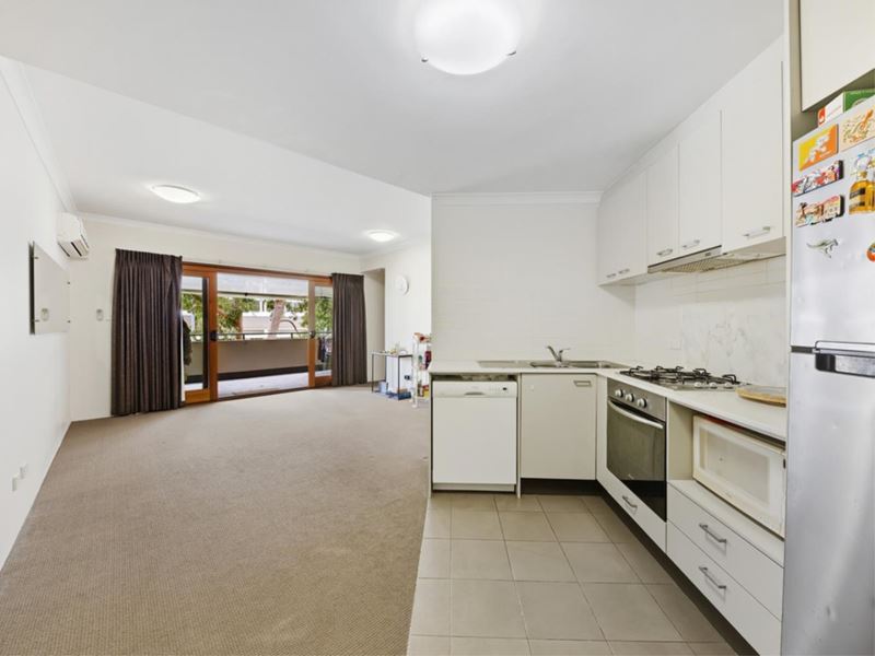 4/76 Newcastle Street, Perth